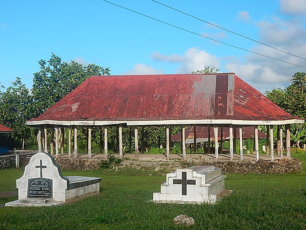 Graves and Fale, Samoa © Michael Coghlan, 2016
